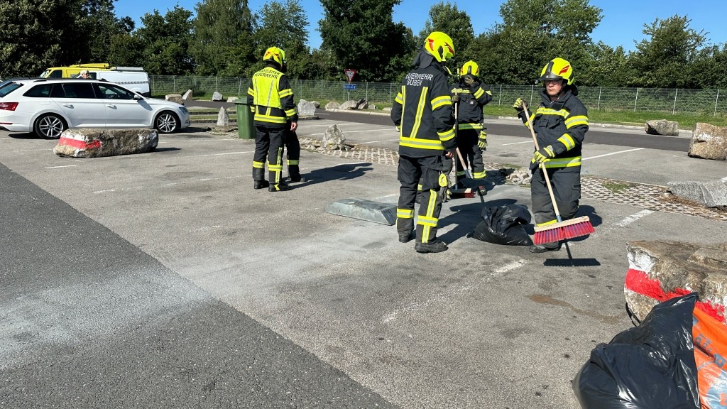 Ölaustritt am Parkplatz